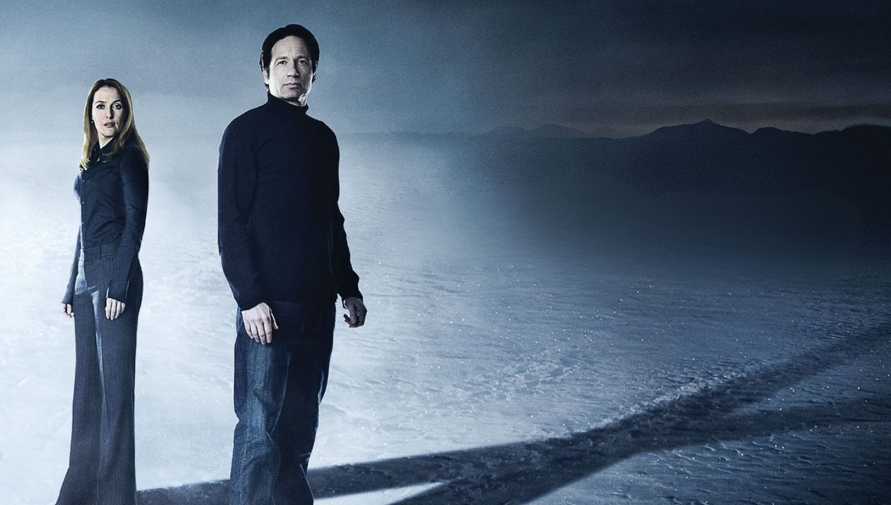 David Duchovny en Gillian Anderson in Vrach Frankenshteyn