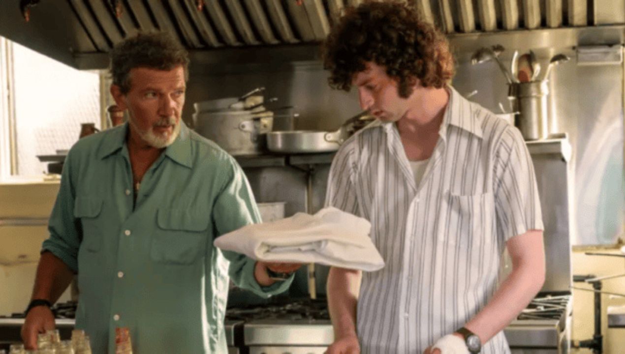 Dominic Sessa als de jonge Anthony Bourdain in Tony